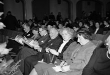 Medborgarhuset. Upplysningsmöte - civilförsvaret behöver fler kvinnor. Fr. v. överdirektör C. Curtman, K. Bratt, statsrådet E. Mossberg, landshövding T. Bergquist och riksdagsledamoten K. Wetterström