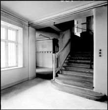 Östermalmsgatan 39, Bernadotteska huset. Trapphallen n.b