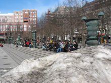 Kungsträdgården, vid dammen. I bakgrunden PK-huset