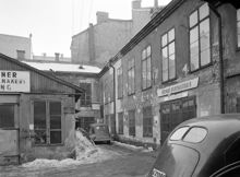 Beridarbansgatan 18, gården mot öster. T.h. Förenade Bilreparationer, G. Holgersson
