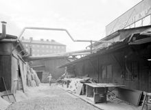 Lundquist o. Lindroth AB Trävaruaffär, såg och hyvleri. Brädgård och trävaruhandel vid dåvarande Åsötorget, här ligger nu Åsö gymnasium vid Götgatan 88