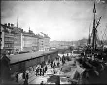 Skeppsbrokajen norrut från Johannesgränd