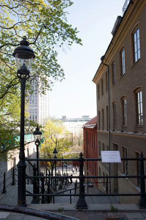 Peter Pohls litterära skylt vid Kvarngatan 20.