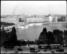 Södra Blasieholmshamen söderifrån. T.v. Kungsträdgården i fonden