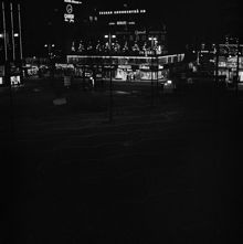 Vy över Hötorget mot Kungsgatan kvällstid
