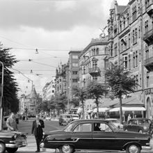 Vy över Birger Jarlsgatan mot Stureplan