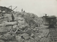 Frihamnen: Bergsprängning i överschakt.