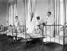 Sjuksal vid Kronprinsessan Lovisas vårdanstalt för sjuka barn år 1918.