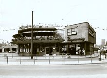 Restaurang Rotundan. Exteriör av byggnaden sett från Norra Bantorget.
