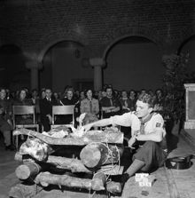 Hantverkargatan 1. Sankt Georgsdagen firas av scouter i Stadshuset. Sankt Georg eller Göran är scouternas skyddshelgon