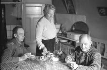 Rehnsgatan 20, 1 tr. Hos familjen John och Anna Svensson. (Ställningsbyggare John Svensson.)