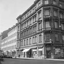 Grevgatan söderut från Karlavägen, kvarteret Gnistan