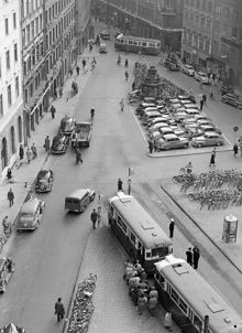 Brunkebergstorg söderut från Telestyrelsens hus. T.v. ligger numera Gallerian i kv. Trollhättan. Riksbanken har ersatt Telestyrelsens byggnad