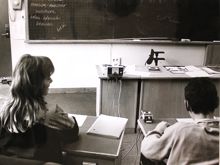 Alviksskolan: bänkar i hörselklasser, 1989