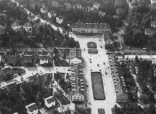 Flygbild över Nockebys villabebyggelse med Nockeby Torg