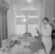 Augusta Janssons karamellfabrik. Signe André gör smällkarameller