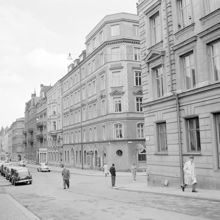 Storgatan 32-38 med hörnfastigheten Storgatan 34 mot Grev Magnigatan 18