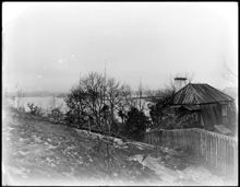 Fåfängan. T.h. Bergshyddan