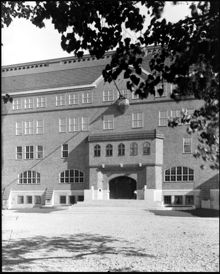 Östermalms läroverk vid Karlavägen 47-49