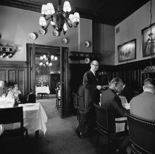 Malmskillnadsgatan 35. Restaurang Oxen-Hungaria