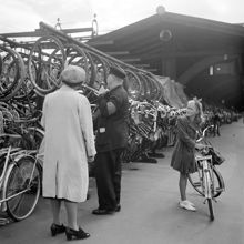 Cykelställ på Centralstationens perrong