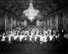 Föreningen Skandinavier på fest i Spegelsalen på Grand Hotel vid Södra Blasieholmshamnen 8
