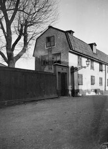 Yttersta Tvärgränd 1 och 3 söderut. Dåvarande kv. Skinnarviken Yttersta, nu kv. Haren