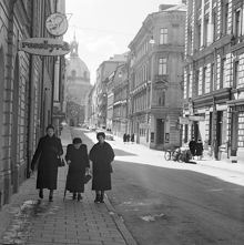 Jungfrugatan söderut mot Hedvig Eleonora kyrka