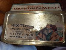 Plåtburk för tobak