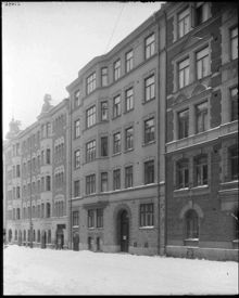 Östermalmsgatan 19, kv Ekorren. Nuvarande Östermalmsgatan 76, kv Karl XV:s Port