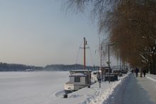 Båtar och flanörer vid Norr Mälarstrand