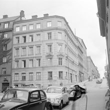 Storgatan 32 t.v. i hörnet av Grev Magnigatan 21
