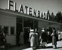 Flatenbadet: Entrén till badet under sommaren 1937