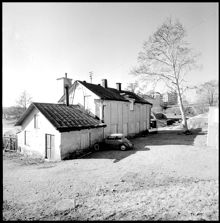 Byggnad väster om Adolfsberg