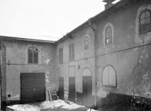 Kv. Lohiska Bruket, magasinsbyggnad. Husen låg mellan Söder Mälarstrand och Brännkyrkagatan, kvarteret revs 1954. Härunder ligger nu Södertunneln