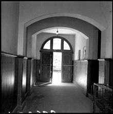 Surbrunnsgatan 12. Porten och portgången