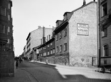 Styrmansgatan 14 och 16, gatufasader. Styrmansgatan sedd norrut