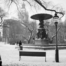 Kungsträdgården, Molins fontän. Jakobs kyrka i fonden