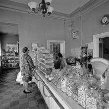 Linnégatan 67. Augusta Janssons karamellbutik