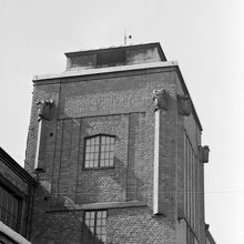 Kungsgatan 67. Centralsaluhallen, detaljer av fasaden. Nu Kungsbron 23, kv. Blekholmen