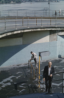 Slussen, Norra Järngraven med trappan, Blå bodarna i bakgrunden. Ovan Norra Slingan