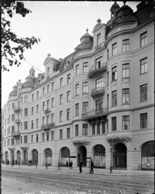 Birger Jarlsgatan 21-23 vid hörnet av Kungsgatan