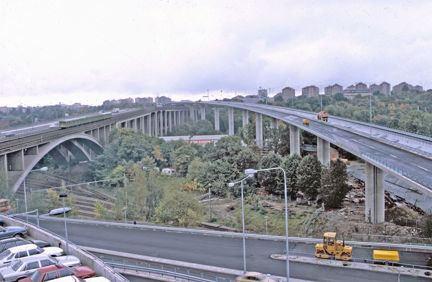 Nya Johanneshovsbron . Taget från Åhléns våning 7