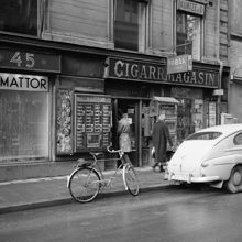 Drottninggatan 45. Tobakshandel, Meijers eftr. Kvarteret består idag av Åhléns varuhus