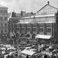 Vy över Östermalmstorg mot Saluhallen