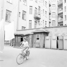 Gård på Karlbergsvägen 49