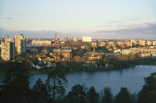 Utsikt över Trekanten, Gröndal och Liljeholmen norrut. Från Nybohovsberget. Under Essingeledens anläggande