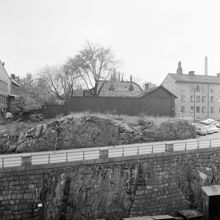 Torkel Knutssonsgatan mot Lundagatan (t.h.). Nuv. kv. Haren och Leporiden