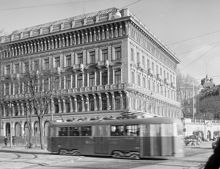 Palmeska huset, Kungsträdgårdsgatan 2A. Södra Blasieholmshamnen t.h