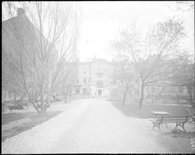 Parken framför Scheelegatan 12